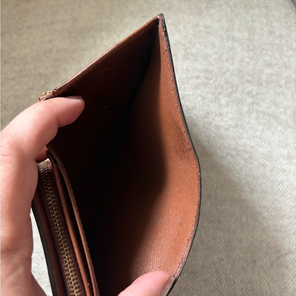 Louis Vuitton Brown Monogram Wallet with Gold Hardware - Picture 7 of 8